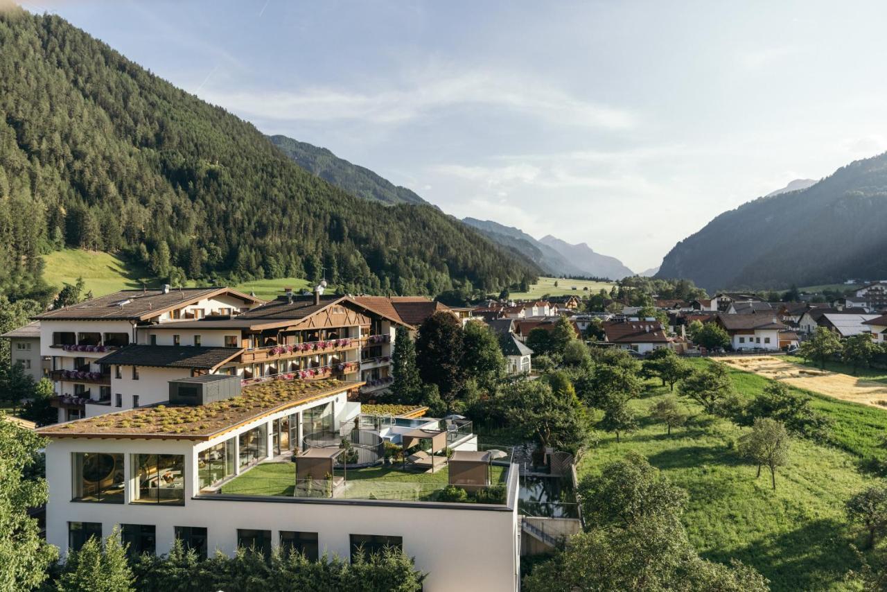 Hotel Linde Superior Ried im Oberinntal Exterior foto